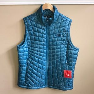 NWT The North Face Thermoball Vest in Storm Blue, Size XL. Retail $120.